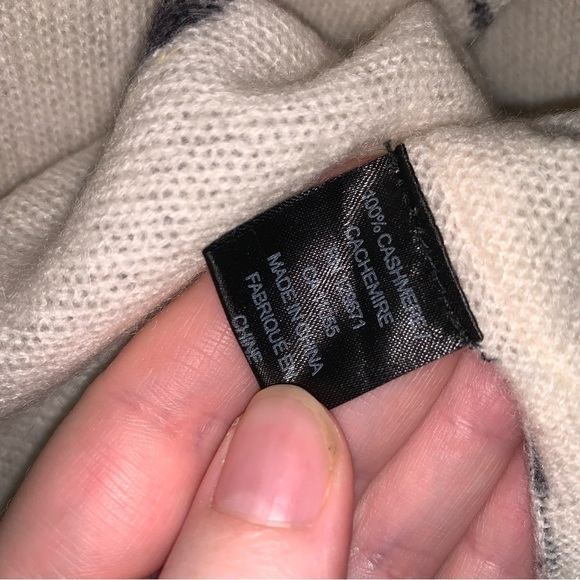 360 Cashmere Chalk Jolie V Neck Skull Sweater L - Picture 6 of 9